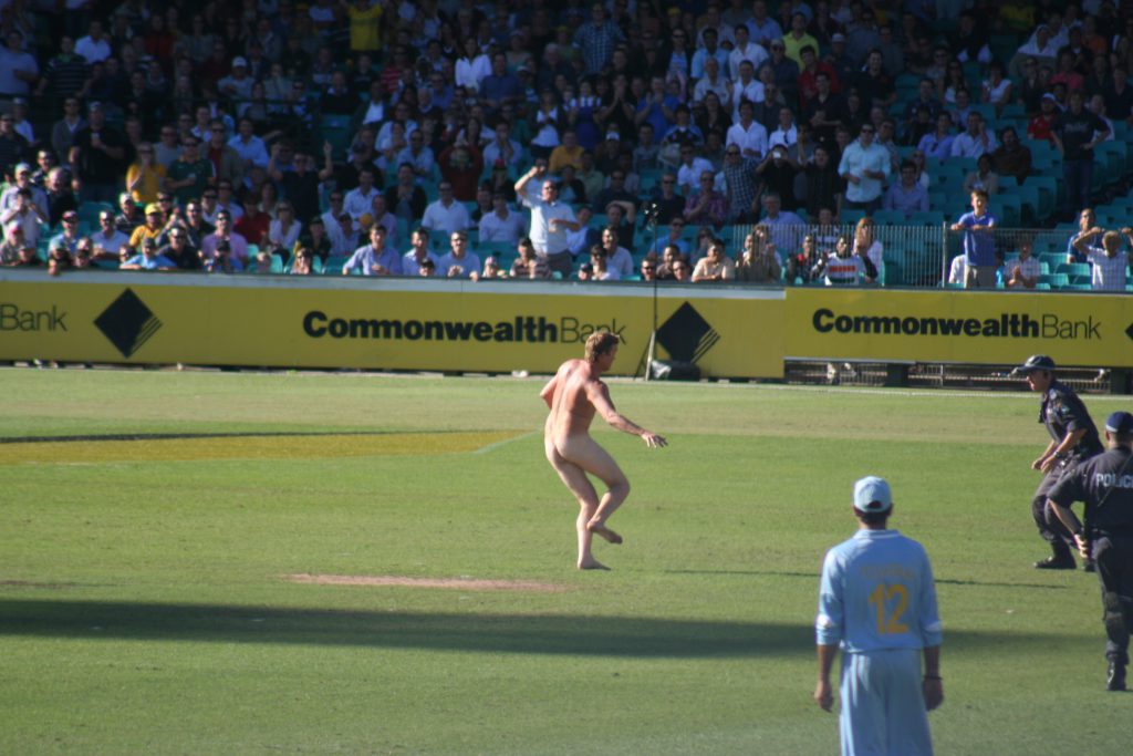 streaker at the SCG during the first final between India and Australia - by Duncan Yoyos - CC BY-SA 2.0