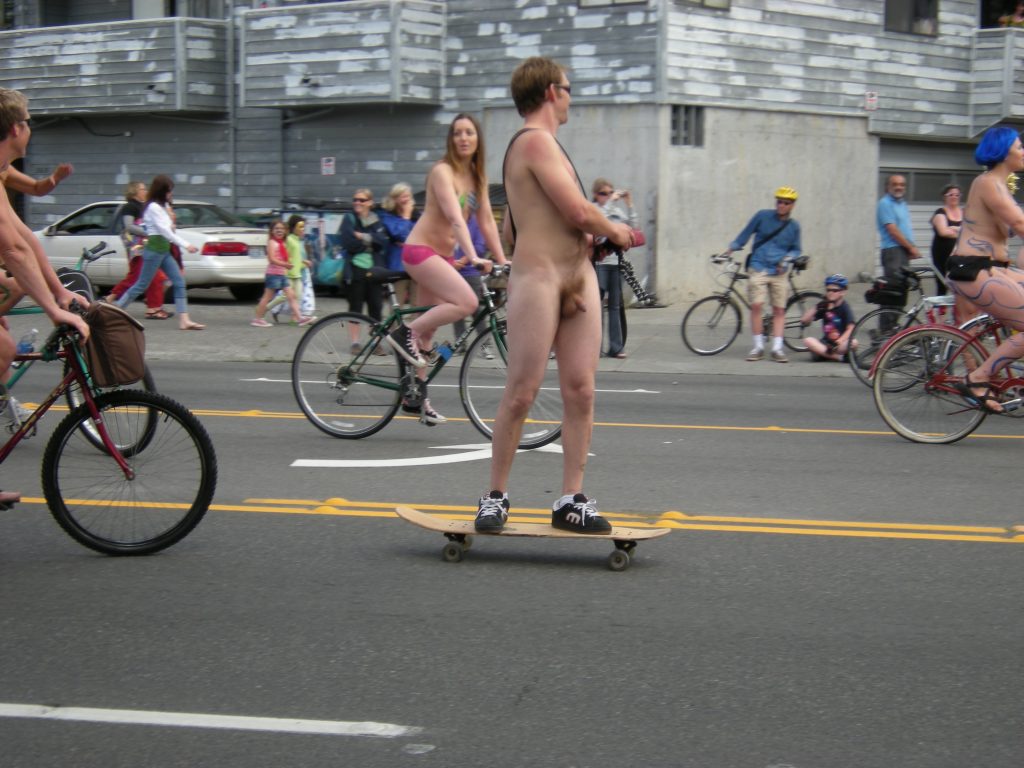 Summer Solstice Parade, Fremont - by Joe Mabel -CC BY-SA 3.0