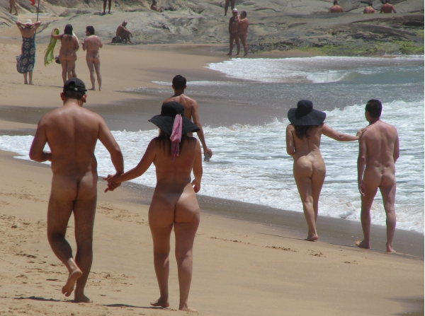 Tom, A nudist from Singapore talks about his experiences with nudism and naturism