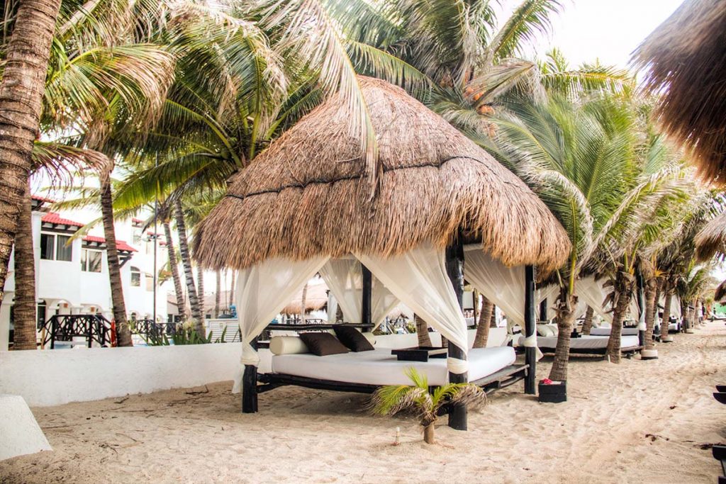 Naturism in Mexico - Beds on the beach