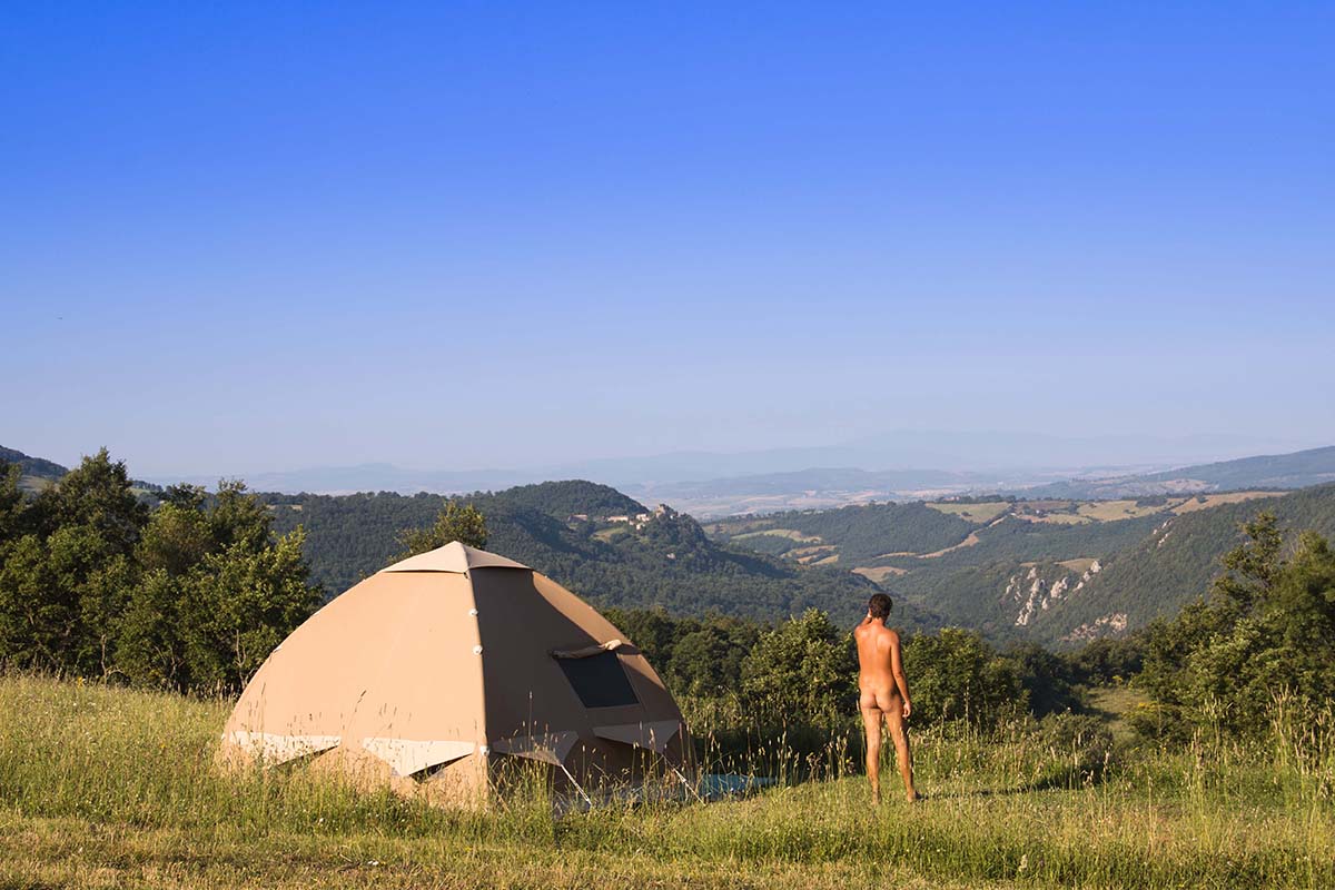 Naturist camping Sasso Corbo in Tuscany, Italy