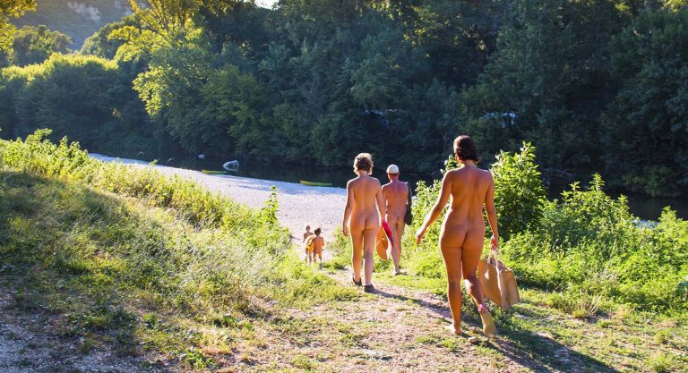 La Genèse naturist in France