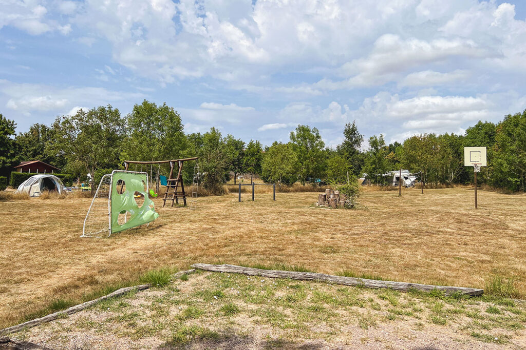 Naturist campsite Les Fourneaux in Auvergne, France: Review