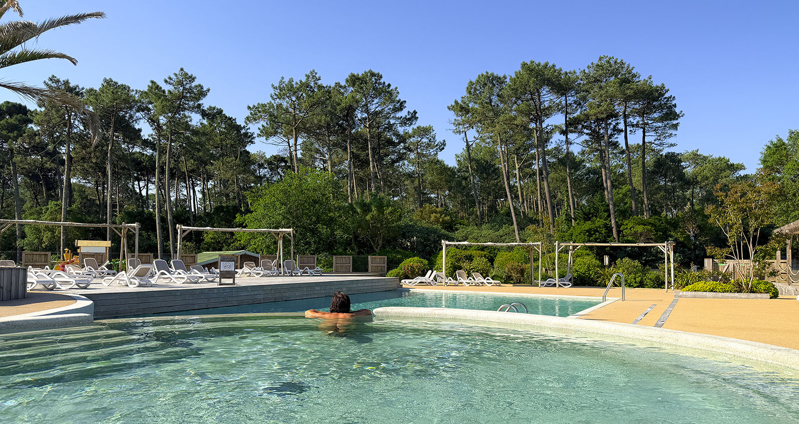 Why Arnaoutchot isn't yet another HUGE Naturist Resort