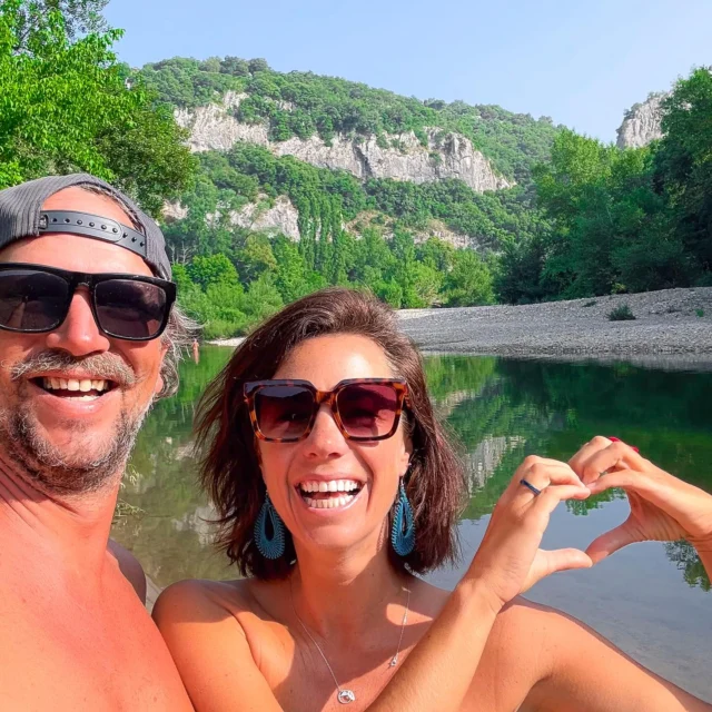 ☀️Why wait for summer?☀️  A few weeks ago, we explored two beautiful naturist domains in France, @domainebelezyprovence and @domainedelasabliere30 just before the high season kicked in.  And honestly? It was kind of perfect ✌🏼  More space. More calm. No lines at the showers. No reservations needed. Just you, nature and nog clothes 🌸  In our new vlog, we take you along and share why shoulder season might be your new favorite way to travel.  🎥 Watch the full video on our YouTube channel, link in bio!